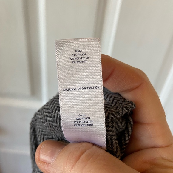 Ivivva Village Chill Infinity Scarf Gray Chevron Snap Closure - Picture 3 of 5